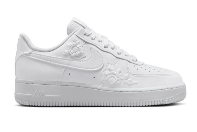Nike Air Force 1 '07 Women's Sneakers – Triple White