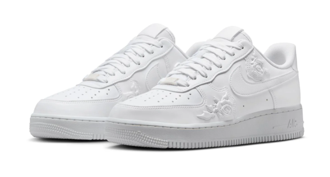 Nike Air Force 1 '07 Women's Sneakers – Triple White